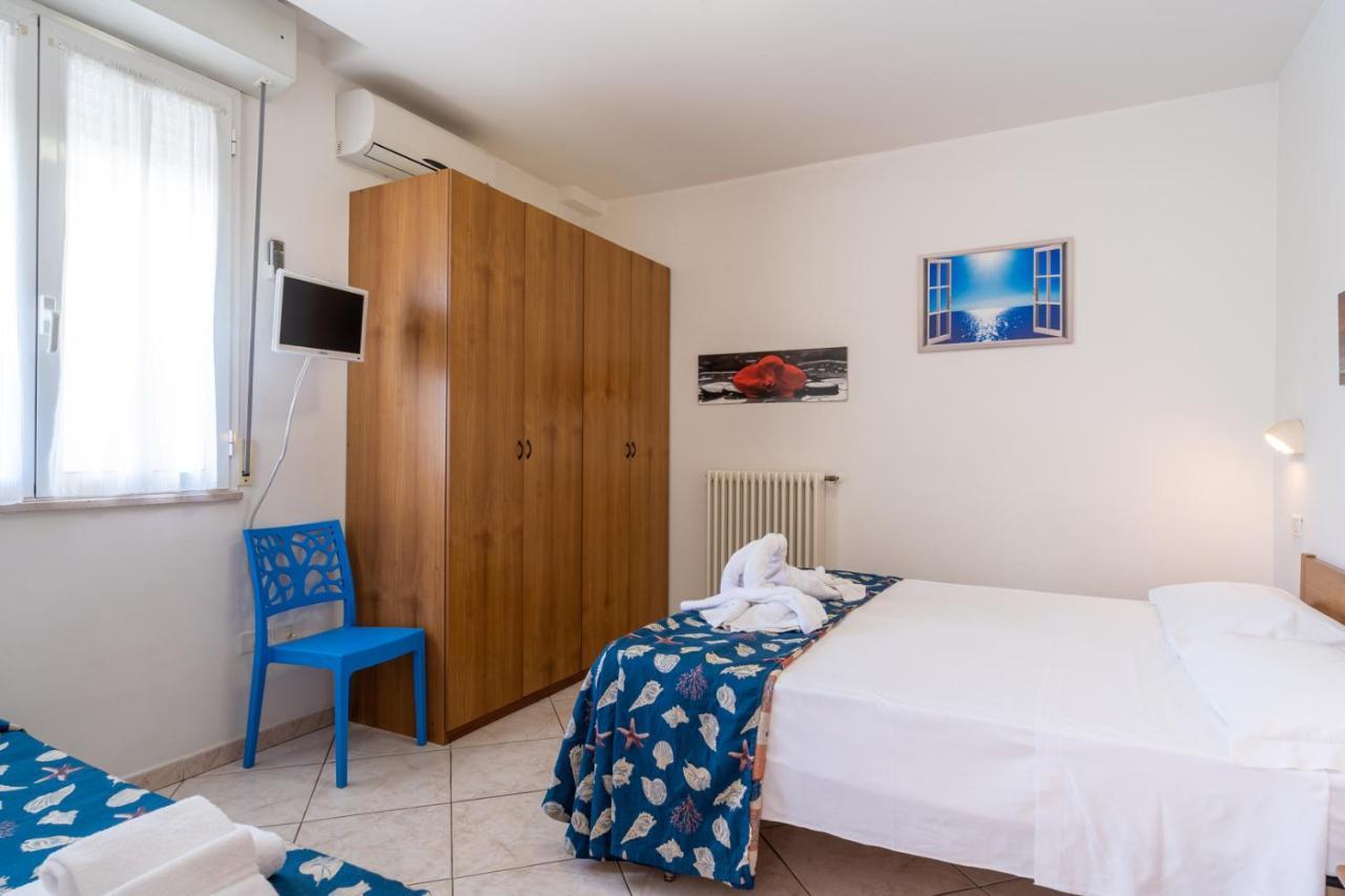 ريميني Appartamenti Montmartre المظهر الخارجي الصورة